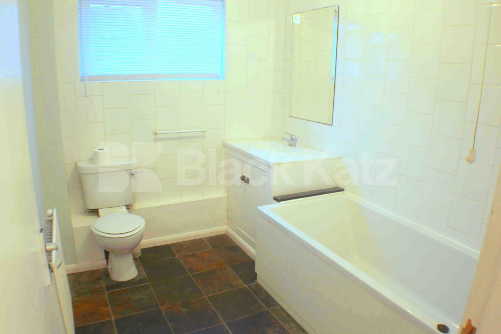 			LET, 3 Bedroom, 1 bath, 1 reception House			 Delverton Road, Kennington